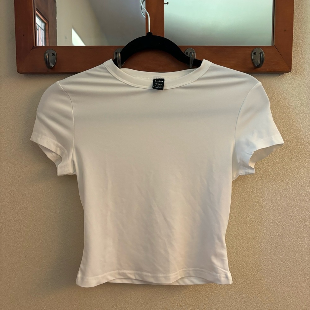 SHEIN white cropped tee